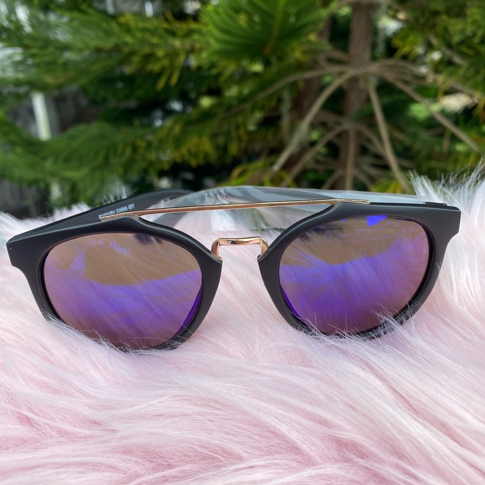 Black/ Blue Tint sunglasses